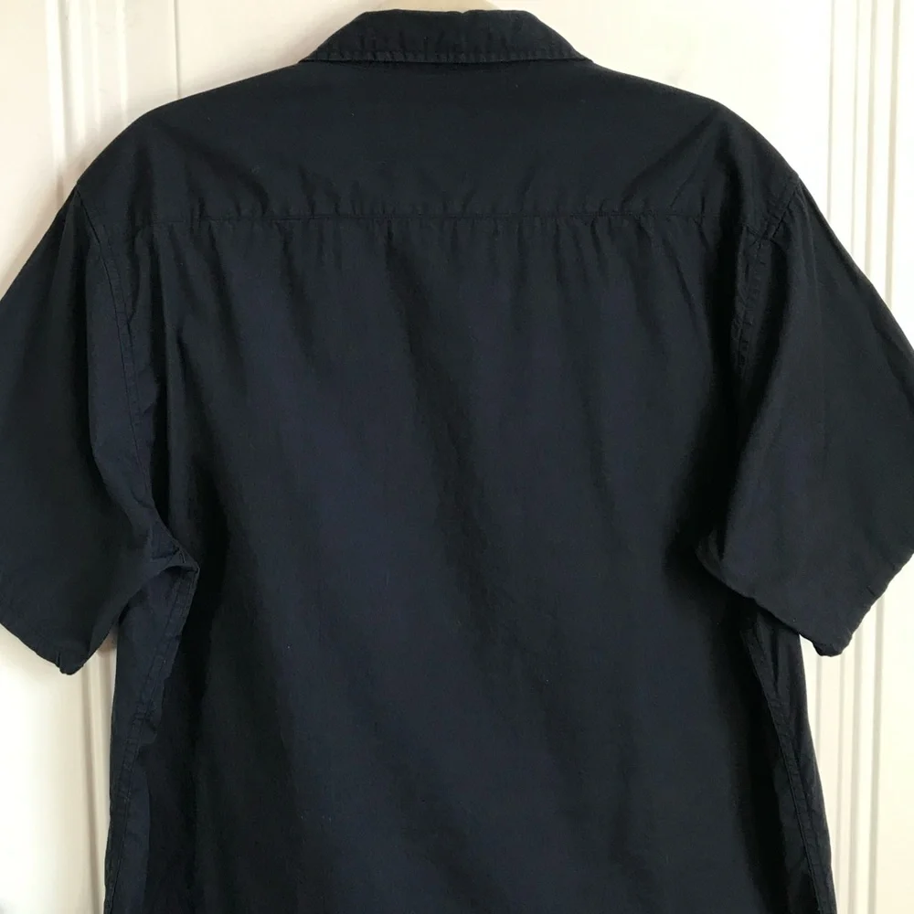 Undefeated Men’s XL Black Short Sleeve Button Up Shirt with chest pocket in EUC - Picture 10 of 14